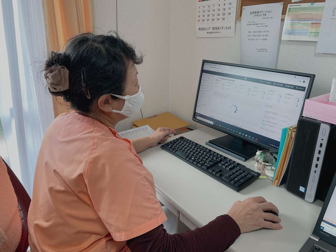 ホームページの操作方法を教わりました!